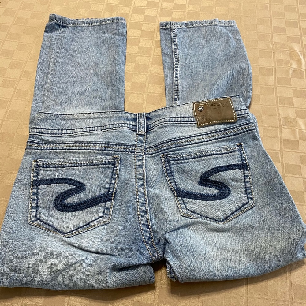Silver Suki Capri Blue Jeans 27 X 26 Light Wash Straight EUC Low Rise.